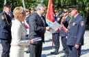 Krzysztof Izmajłowicz  wręcza nagrody Prezydenta Płocka