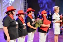 Laureaci nagrody artystycznej - Grupa Taneczna „Old Country” oraz dyrektor Książnicy Płockiej Joanna Banasiak