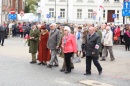 Kwiaty składają przedstawiciele organizacji kombatanckich i osób represjonowanych