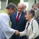 Od prawej: Grażyna Mościcka-Nowak, prezydent Andrzej Nowakowski, ks. Stefan Cegłowski, 18 sierpnia 2014 r.