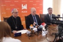 Bp Piotr Libera, prezydent Andrzej Nowakowski, Artur Wiśniewski, dyrektor Płockiego Ośrodka Kultury i Sztuki