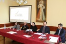 s. M. Jolanta Pietrasińska zaprosiła na uroczystości, architekt mgr Jacek Jaśkowiec, kierownik budowy mgr inż. Jacek Dobrzyński, przybliżyli natomiast tematykę budowy świątyni i domu pielgrzyma powstających w Płocku