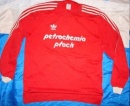 Piłkarze Wisły Płock (Petrochemii) grali w strojach Adidas w latach 80-tych i 90-tych XXw.