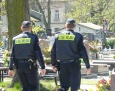 Straż Miejska patroluje cmentarze