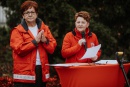 Od lewej: Ewa Domosławska - prezes Oddziału Rejonowego PCK w Płocku i Danuta Lewandowska - dyrektor biura